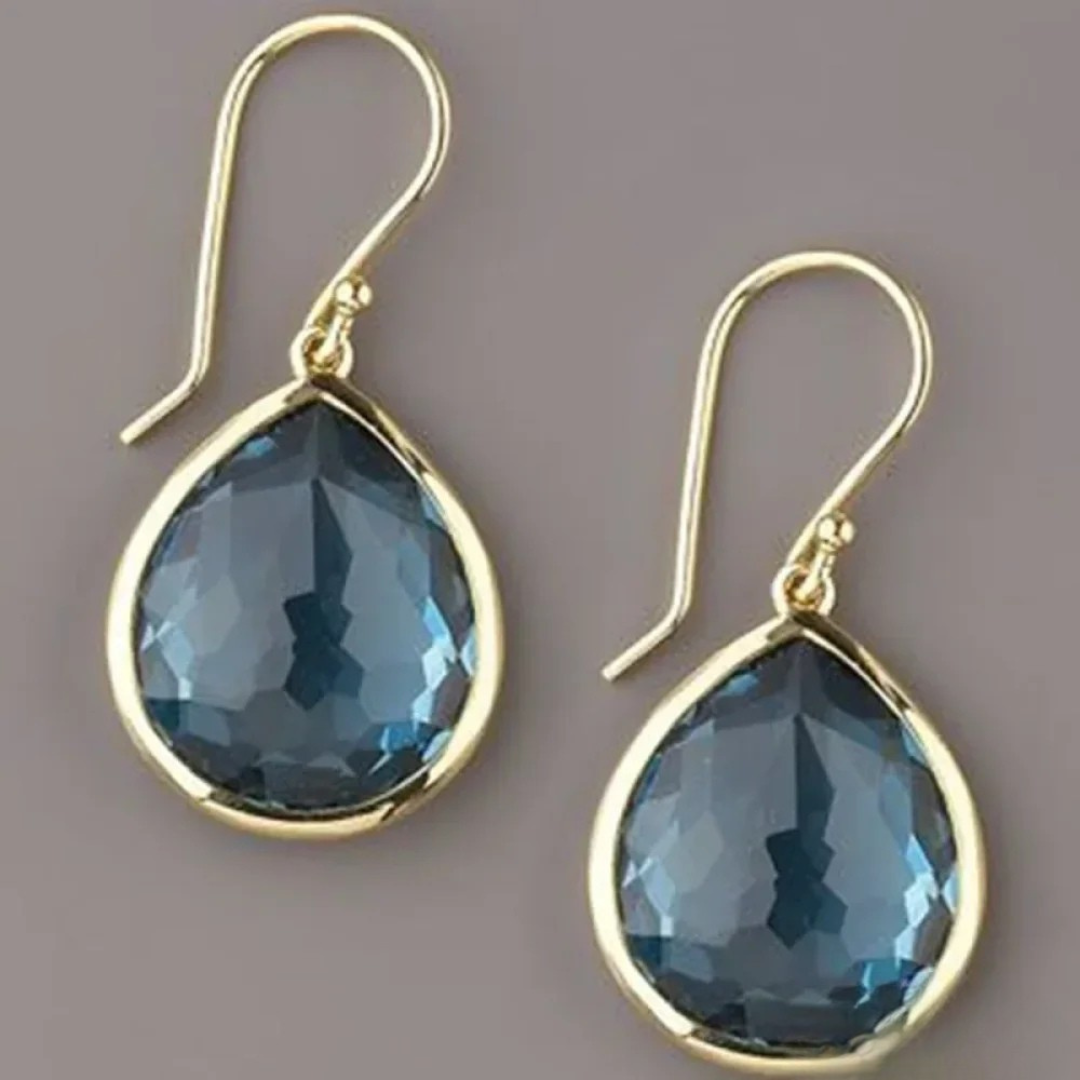 Boucles d'oreilles rétro avec gouttes de cristal bleu