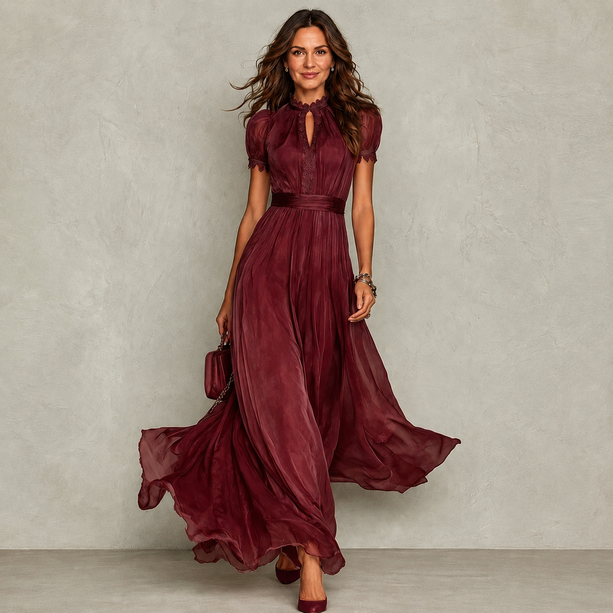 Zoey | Robe longue plissée à col volanté