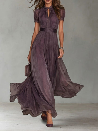 Flavia - Robe longue violette avec décolleté en goutte d'eau et bordure en dentelle de mousseline