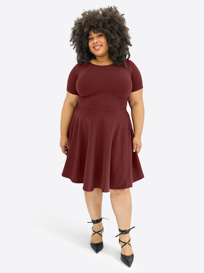 Mara | Robe-short classique à manches courtes