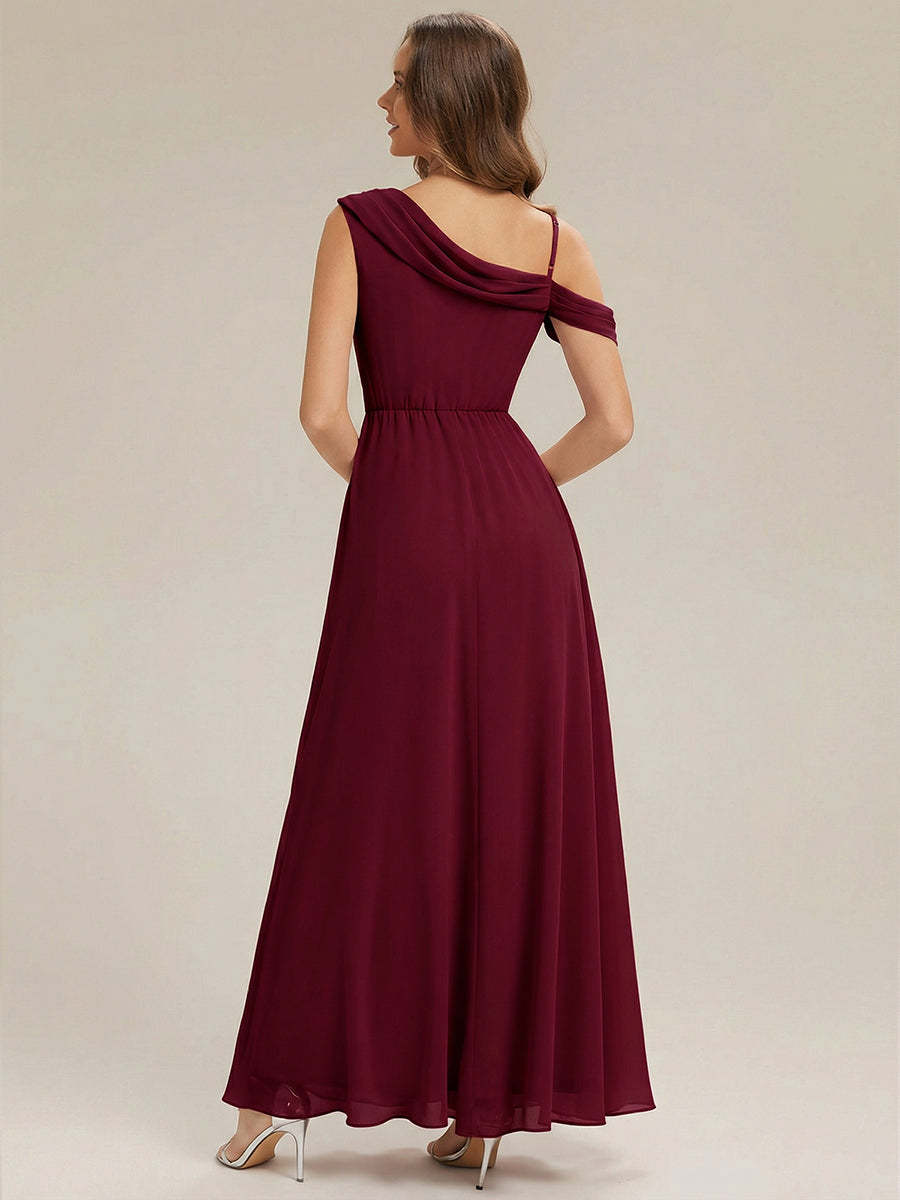 ELIANA™ | Robe longue asymétrique à une épaule, coupe trapèze et détails plissés
