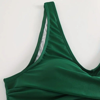 Sarena | Votre bikini sculptant le ventre avec un élégant décolleté en V