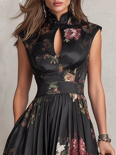 Mia | Robe mi-longue en satin plissé à col découpé