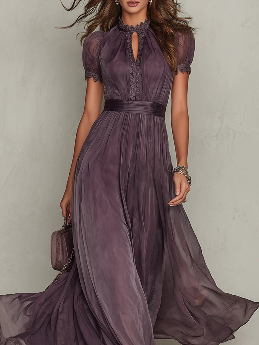 Flavia - Robe longue violette avec décolleté en goutte d'eau et bordure en dentelle de mousseline