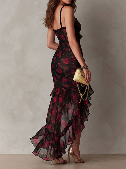 Robe fleurie chic noir et rouge, fronces et ourlet à volants
