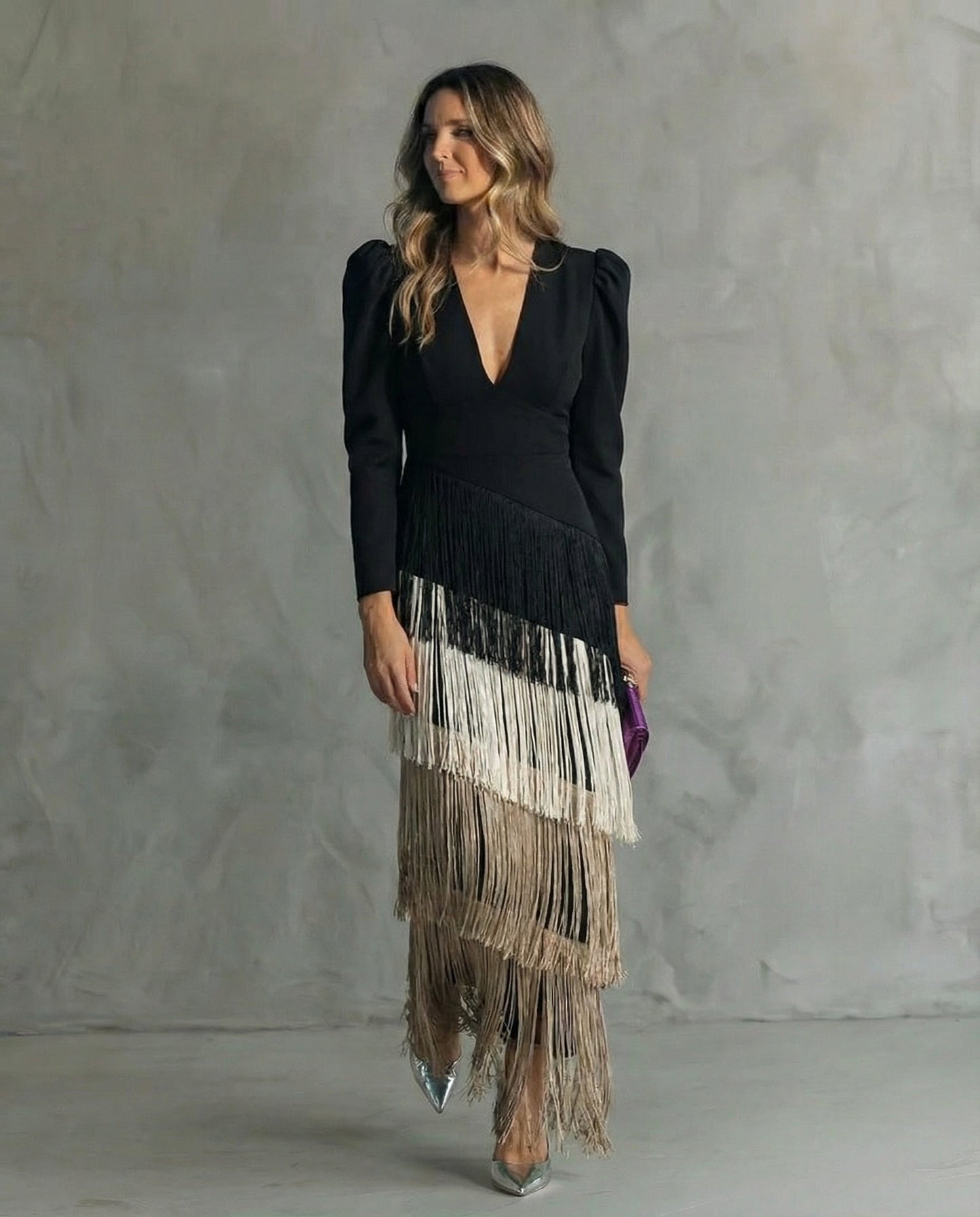 Alessia - Élégante robe midi avec manches à franges.