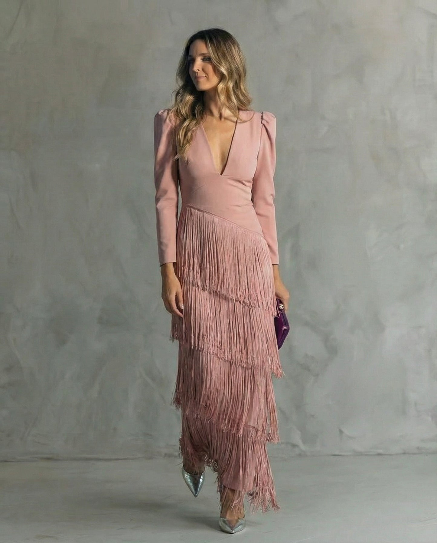 Alessia - Élégante robe midi avec manches à franges.