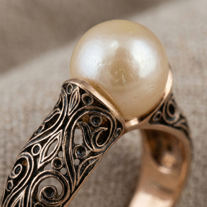 Bague vintage à perle dorée