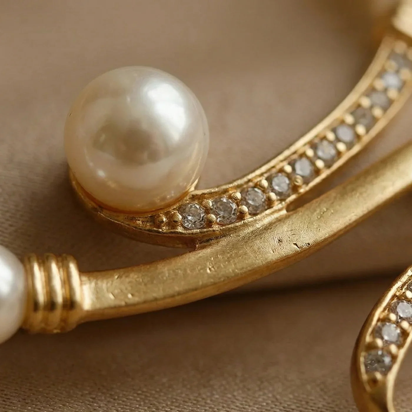 Parure élégante à perles