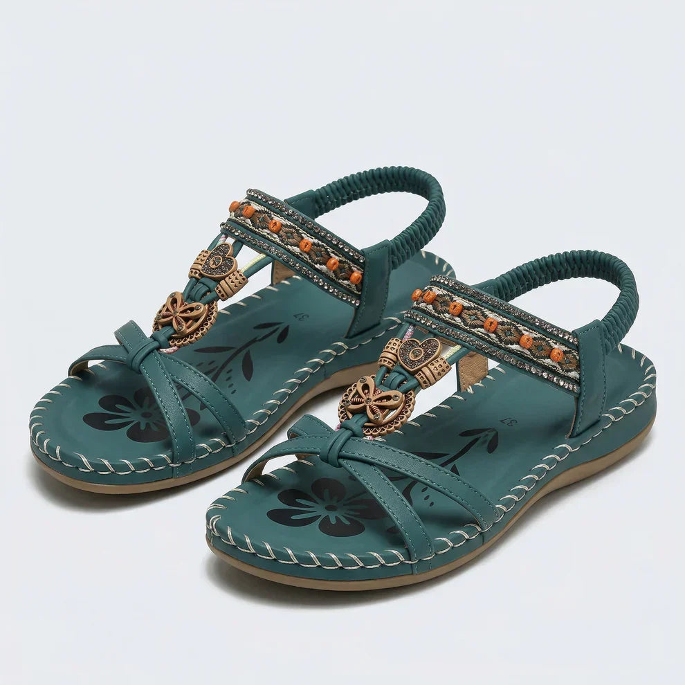 Sandali in stile ibiziano che combinano comfort ed eleganza