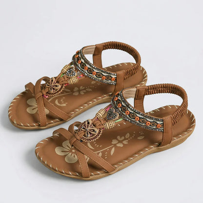 Sandali in stile ibiziano che combinano comfort ed eleganza