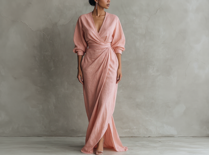 Robe longue rose minimaliste en mélange de lin avec col en V pour femme.